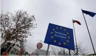  ?? ?? La Bulgarie et la Roumaine entreront partiellem­ent dans Schengen, les contrôles aux frontières terrestres seront maintenus