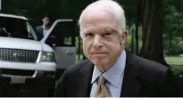  ?? Mark Wilson/AFP ?? John McCain, que interrompe­u tratamento de câncer para voltar ao Senado, deu voto decisivo