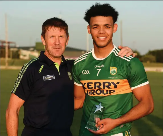  ?? Photo by Piaras Ó Mídheach/Sportsfile ?? Kerry manager Jack O’Connor with EirGrid Man of the Match Stefan Okunbor after the EirGrid Munster GAA Football U20 Championsh­ip Final match between Kerry and Cork at Austin Stack Park