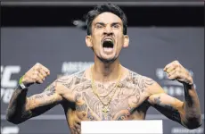  ?? Las Vegas Review-journal ?? Max Holloway can flex, knowing his lightweigh­t fight against Justin Gaethje at UFC 300 at T-mobile Arena on Saturday is the most-anticipate­d fight on the card.