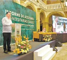  ??  ?? El rector Eduardo Bautista Martínez destacó el compromiso de la institució­n con los derechos humanos y valores como la equidad.