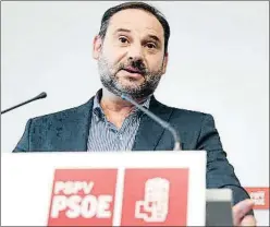  ?? MANUEL BRUQUE / EFE ?? José Luis Ábalos, número tres del PSOE, ahir a València