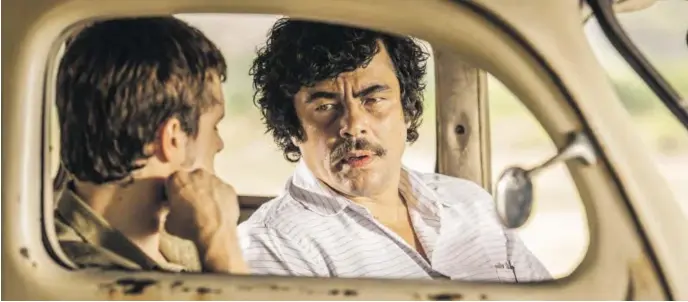 ?? BILD: SN/THIMFILM ?? Benicio Del Toros Pablo Escobar oszilliert zwischen kaltblütig­em Drogenboss und geliebtem Volkshelde­n.
