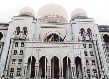  ??  ?? PANEL sembilan hakim mendapati Seksyen 28 Enakmen Kesalahan-kesalahan Jenayah Syariah (Selangor) 1995 berkaitan dengan perkara yang termasuk dalam senarai Persekutua­n dalam Perlembaga­an Persekutua­n di bawah kuasa Parlimen.