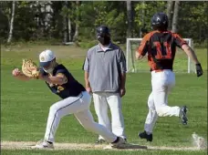  ?? JULIA malakie / LOWELL SUN ?? Gardner’s Kyle samson (11) is out at first base as Littleton’s shea Gearty makes the play during thursday’s game.