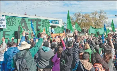  ?? TELAM ?? MARCHAS. En Mendoza, la discusión con el gobernador Suárez ya lleva más de 55 días de protestas.