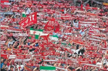  ??  ?? SEVILLISTA­S. Unos 2.800 seguidores del Sevilla tienen programado viajar a Múnich.