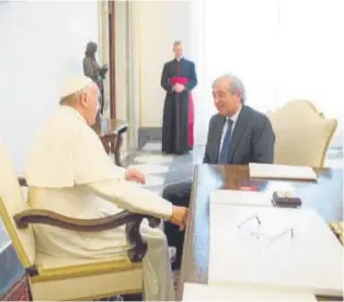  ?? // REUTERS ?? El Papa Francisco, junto a Libero Melone, en 2017