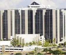  ?? ?? Banco Central desvaloriz­ou duas vezes a moeda nigeriana