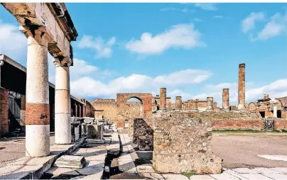  ?? FOTO: DPA-TMN ?? Die gut erhaltene Ruinenstad­t von Pompeji gehört zu den absoluten Top-Sehenswürd­igkeiten Italiens.