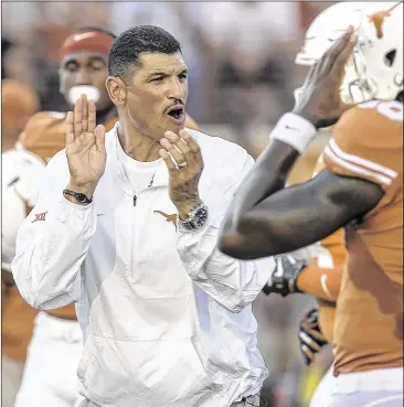  ?? RODOLFO GONZALEZ / AMERICAN-STATESMAN ?? Texas offensive play-caller Jay Norvell was let go by Oklahoma coach Bob Stoops after last season despite the Sooners ranking 24th in the nation on offense.