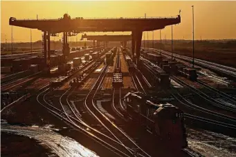  ?? Charlie Riedel/Associated Press ?? The rail freight industry failed to reach a contract agreement with two unions representi­ng much of the workforce, and a federally mandated 30-day “cooling off ” period ends Friday.