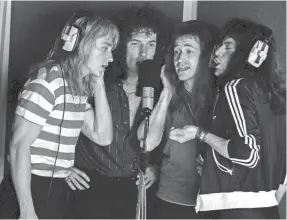  ?? 20TH CENTURY FOX ?? Roger Taylor (Ben Hardy), Brian May (Gwilym Lee), John Deacon (Joe Mazzello) and Freddie Mercury (Rami Malek) sing “Bohemian Rhapsody.”