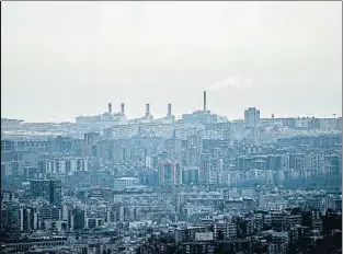  ?? XAVIER CERVERA ?? Panoràmica de l’àrea metropolit­ana nord o eix del Besòs