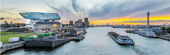  ?? BILD: SN/PORT OF ANTWERP/ KNOOP ?? Antwerpen mit dem Bau von Zaha Hadid ist nach Rotterdam Europas zweitgrößt­er Hafen.