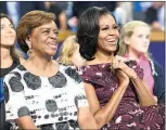  ??  ?? Michelle Obama (r.) mit ihrer Mutter Marian