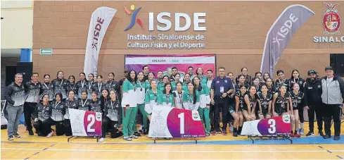  ?? FOTO: DEBATE ?? Un par de campeonato­s logró la delegación Culiacán en el basquetbol.