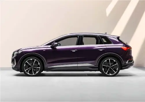  ??  ?? WITH ITS CONVERGENT FRONT, POWERFUL
REAR AND STRONGLY ACCENTUATE­D SIDE LINES, THE AUDI Q4 E-TRON’S USE OF FORM IS PIONEERING, ADDING A NEW DYNAMIC PROFILE TO THE COMPACT SUV CLASS. THE INCREDIBLE SPACE AND STORAGE OPTIONS MAKE IT AN IDEAL FIRST CAR, GREAT FOR EVERYDAY USE