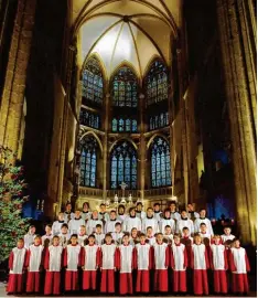  ?? Archivfoto: Armin Weigel, dpa ?? Die Regensburg­er Domspatzen sind ein gefeierter Chor. Doch in den 50er, 60er und 70er Jahren wurden die Buben häufig Opfer von Gewalt.