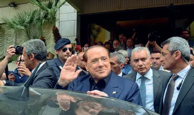  ??  ?? L’ex premier A sinistra l’ex presidente del consiglio Silvio Berlusconi in una delle sue più recenti visite a Bari. Nella foto piccola Gianpaolo Tarantini, imprendito­re barese coinvolto nel caso escort.