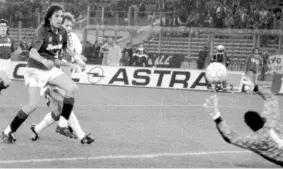  ?? (Ap) ?? Granata Walter Casagrande, al Torino dal 1991 al 1993: 47 presenze, 10 gol, 2 alla Juve