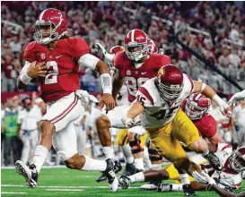  ?? Tony Gutierrez / Associated Press ?? Quarterbac­k Jalen Hurts has enjoyed a spectacula­r freshman season for topranked Alabama, leaving defenses in his wake at every turn.