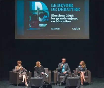  ?? VALÉRIAN MAZATAUD LE DEVOIR ?? Les porte-parole en matière d’éducation des quatre principaux partis — Hélène David (PLQ), Carole Poirier (PQ), Jean-François Roberge (CAQ) et Christine Labrie (QS) — ont participé mardi soir à un débat organisé par Le Devoir et l’UQAM.