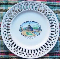  ?? PHOTO: DAWN COBURN ?? Dawn Coburn’s souvenir plate from the exhibition, which she bought from a secondhand shop.