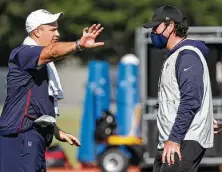  ?? Brett Coomer / Staff photograph­er ?? Texans coach Bill O'Brien, left, and offensive coordinato­r Tim Kelly have to find a way to get backup quarterbac­ks ready.