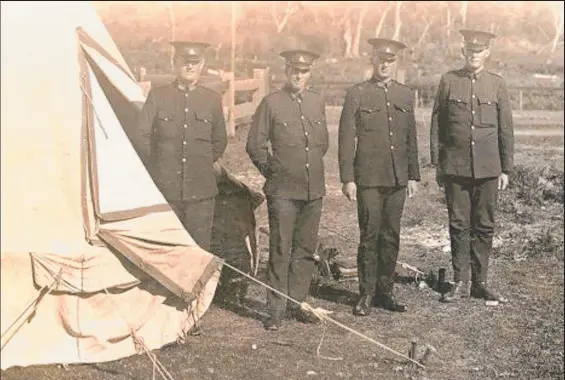  ??  ?? Queensland Police on border control duties at Coolangatt­a in 1919.