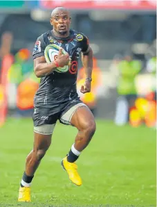  ?? /Gordon Arons/Gallo ?? Uncertain times:
Makazole Mapimpi is likely to remain at the Sharks, but everything is up in the air until Thursday.