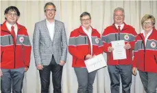  ?? FOTO: ROTES KREUZ ?? Beim Roten Kreuz sind treue Mitglieder geehrt worden. Von links Markus Hald, Mattias Wagner, Margot Heckmann, Otto Zwerger und Anna Kapaun.