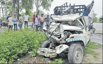  ?? HT PHOTO ?? The mangled pickup van after a headon collision with a truck near Dhakwala village on the MeerutKarn­al road on Monday.