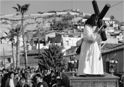  ?? Foto: CBN-Archiv ?? Christi Tod und seine Auferstehu­ng stehen im Mittelpunk­t der Osterproze­ssionen.