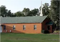  ??  ?? ■ The Oak Ridge Baptist Church is still going strong after more than 130 years.