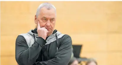  ?? FOTO: SCHLICHTER ?? Rücktritt vom Rücktritt: Sergej Danilov ist wieder Trainer des abstiegsbe­drohten Volleyball­Zweitligis­ten TV Holz, bei dem er nach dem dritten Spieltag aus gesundheit­lichen Gründen aufgehört hatte.