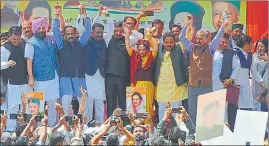  ?? DEEPAK SANSTA/HT ?? Congress’ newly appointed Himachal chief Pratibha Singh, state affairs in-charge Rajiv Shukla, former president Kuldeep Rathore and CLP leader Mukesh Agnihotri among others during a rally in Shimla on Thursday.