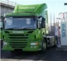  ?? FOTO CNG FUELS ?? De Britse supermarkt­keten Waitrose laat vrachtwage­ns met afval als brandstof rijden.