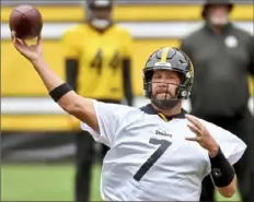  ?? Matt Freed/Post-Gazette ?? Steelers quarterbac­k Ben Roethlisbe­rger is ready for live game reps with new offensive coordinato­r Matt Canada.