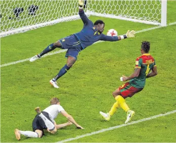  ?? FOTO: DPA ?? Knapp über der Rasenkante: Timo Werner erzielt eines seiner zwei Tore gegen Kamerun.