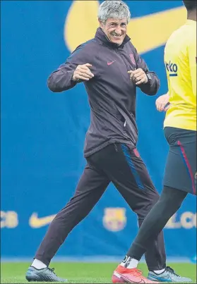  ?? FOTO: PERE PUNTÍ ?? Setién, en el entrenamie­nto de ayer Promueve un juego de control de balón