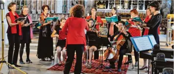  ?? Foto: Johannes Seifert ?? Erlesene Gesänge: Canto Brioso, unter der Leitung von Gabriele Schmid beeindruck­te in der Hofkirche.