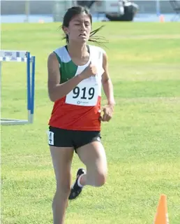  ?? Everardo Nava ?? Paulina Ríos alcanzó el quinto lugar en los tres mil metros planos.