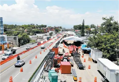  ?? JAVIER RÍOS ?? La semana pasada se registraro­n inundacion­es en la zona, por lo que se retrasaron las obras.