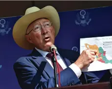  ?? ?? El embajador Ken Salazar confía en el diálogo en el tema del maíz trasgénico.