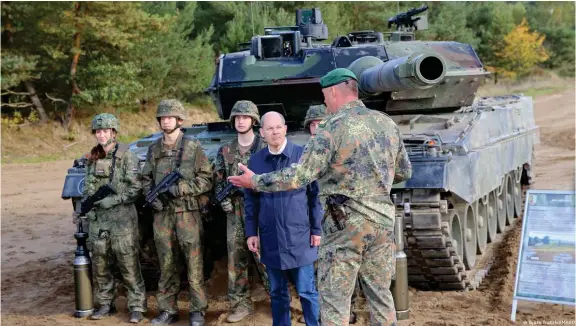  ?? ?? Olaf Scholz und die Leopard-Panzer: Eine Geschichte des langen Zögerns