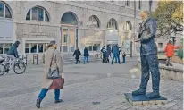  ?? ANDREA MANTOVANI/THE NEW YORK TIMES ?? A statue of Victor Hugo, created by the Senegalese sculptor Ousmane Sow, in Besançon, France, on Dec. 6. After a restoratio­n darkened its features, the statue was defaced.