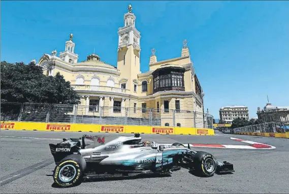  ?? FOTO: GETTY ?? Lewis Hamilton superó a Ayrton Senna como segundo piloto con más poles de la historia y está a tan solo dos poles de igualar a Michael Schumacher (68), líder de dicha lista