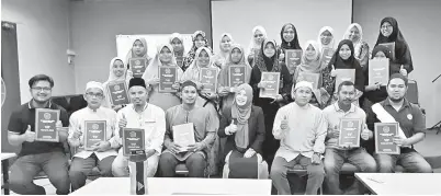  ??  ?? PELAJAR ambilan Julai 2017 Kursus Asas Perguruan al-Quran.