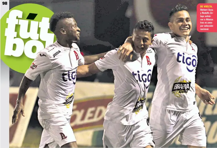  ??  ?? DE VUELTA. Hérbert Sosa y Rodolfo Zelaya volvieron a Alianza tras su paso por selección nacional.